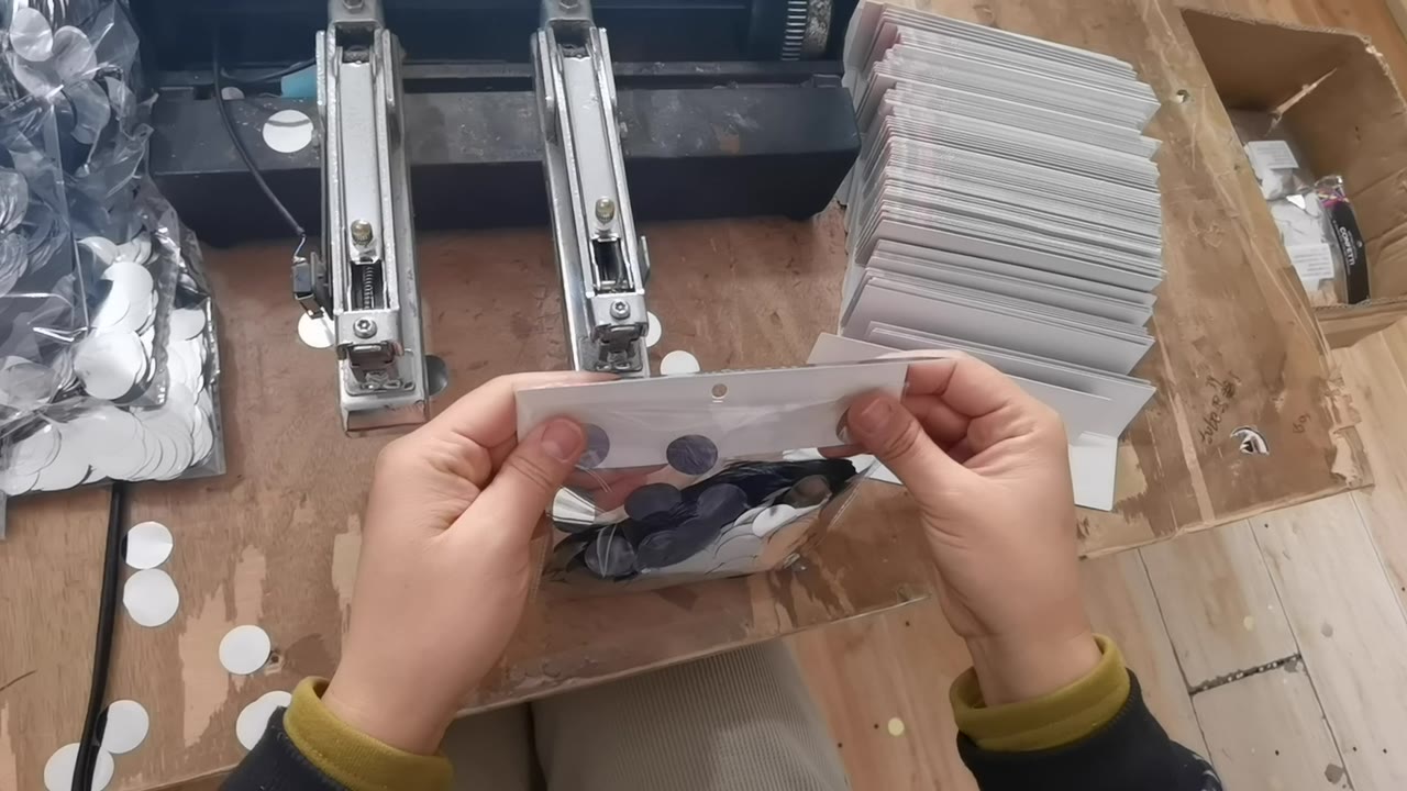零部件组装与包装第一视角数据样例